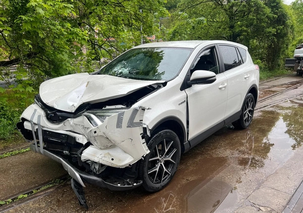 Toyota RAV4 cena 38900 przebieg: 111500, rok produkcji 2017 z Lwówek małe 22